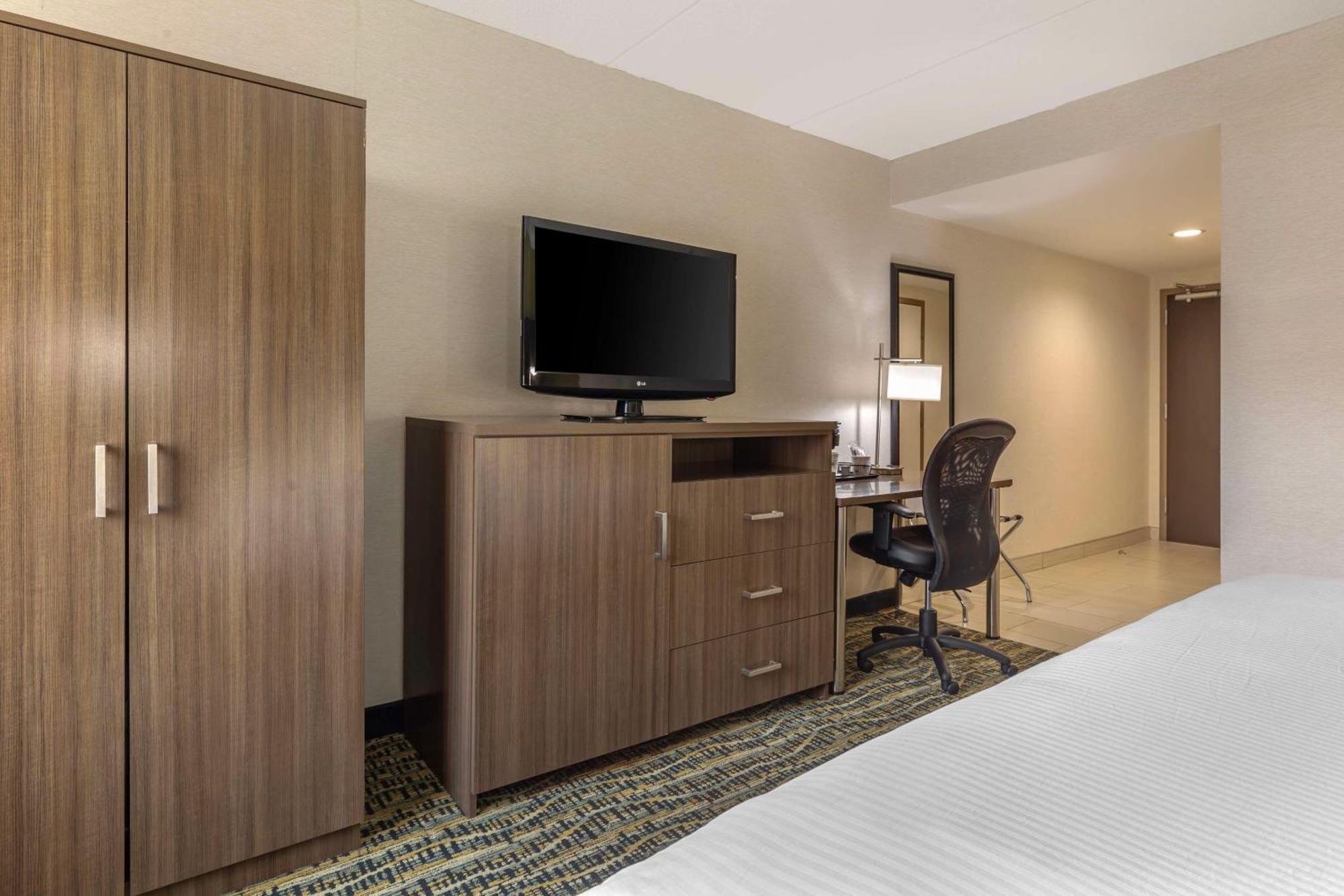 Best Western Plus New Englander Woburn Extérieur photo