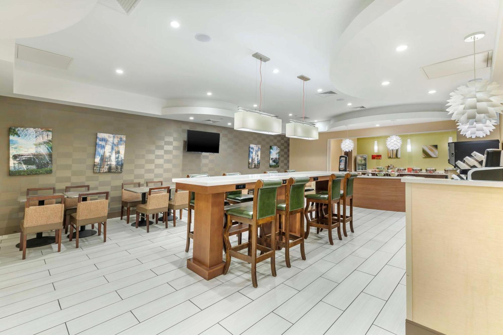 Best Western Plus New Englander Woburn Extérieur photo