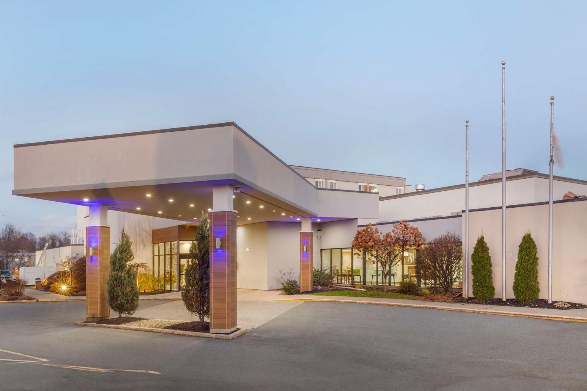 Best Western Plus New Englander Woburn Extérieur photo