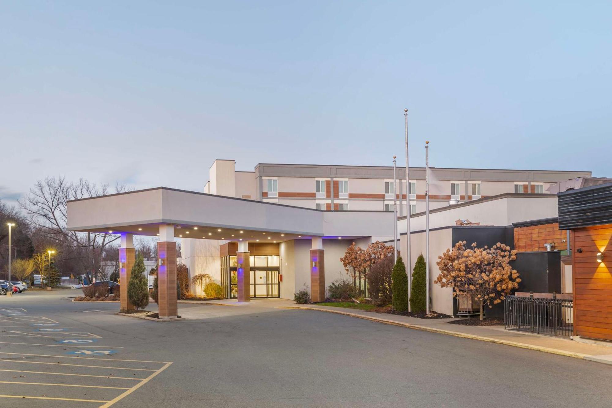 Best Western Plus New Englander Woburn Extérieur photo